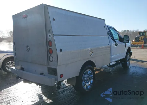 2017 Ford F-250 Xl z USA, uszkodzony, nr VIN 1FTBF2B68HED91160